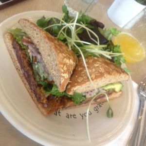 cafegratitude_veggieburger